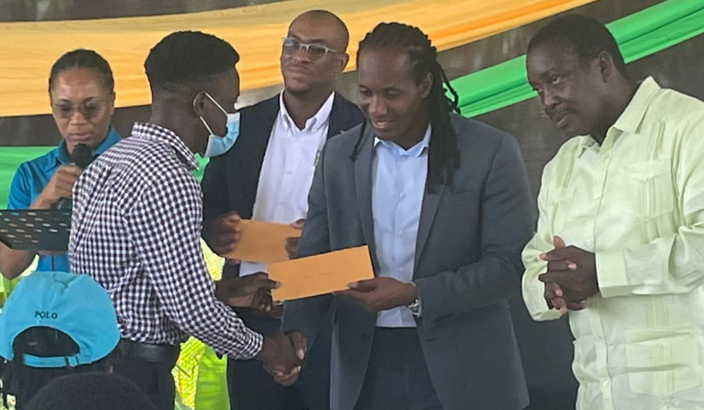 89 Tertiary Students Receive Grants In Western St Mary Cvm Tv